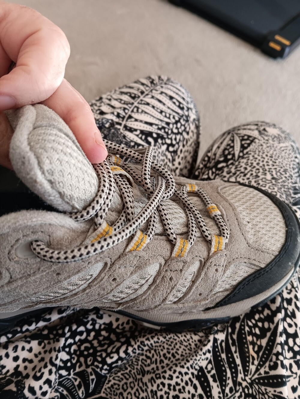 Merrel Womens Hiking Shoes 6.5